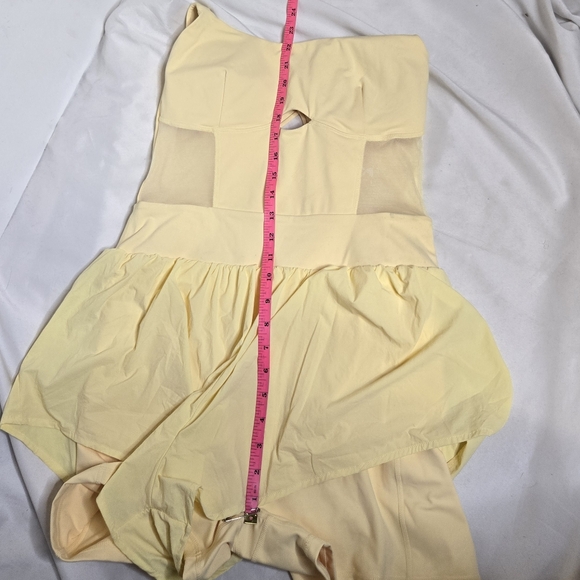 POPFLEX butter yellow cream supershort runsie one piece athletic romper L - Picture 12 of 12